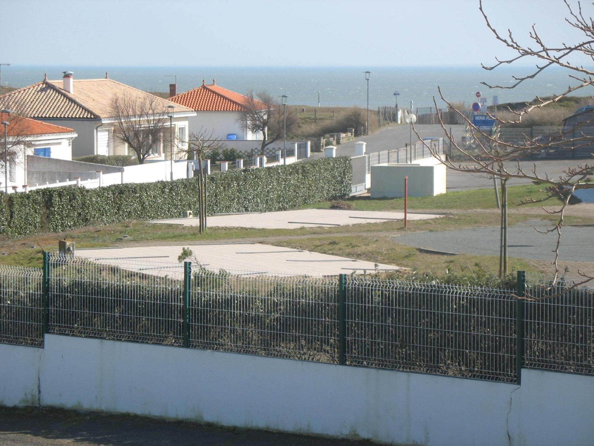 Au Petit Bonheur Hotel La Tranche-sur-Mer Exterior photo