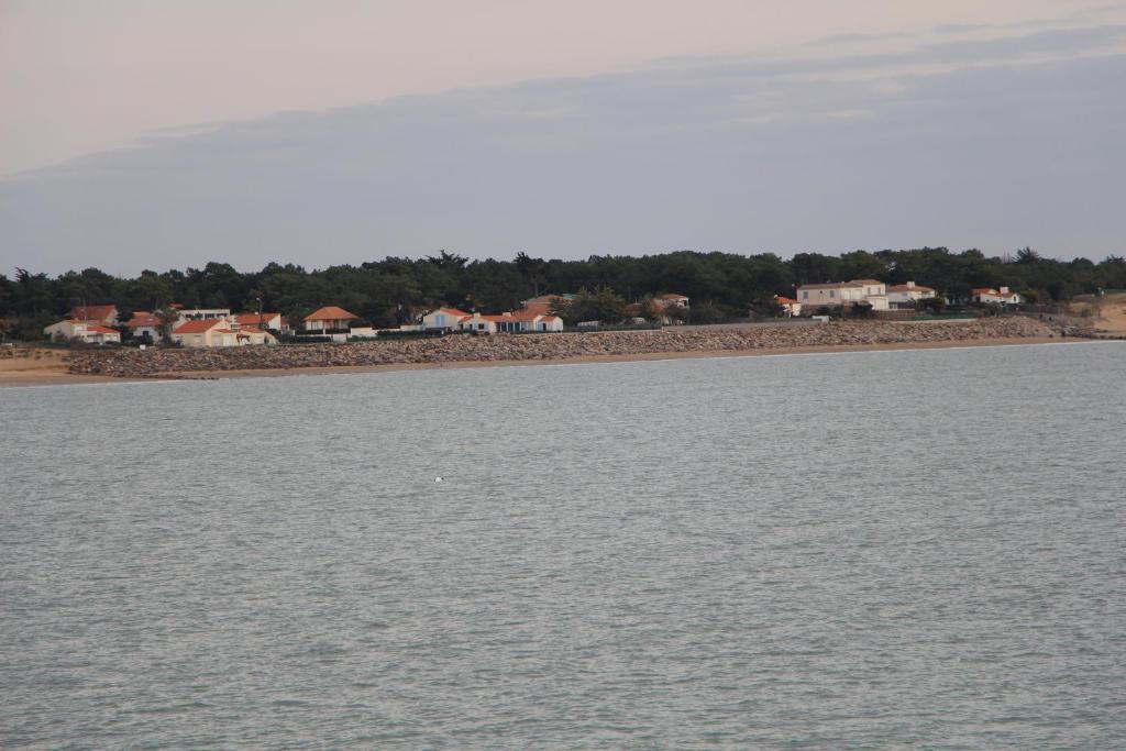 Au Petit Bonheur Hotel La Tranche-sur-Mer Exterior photo