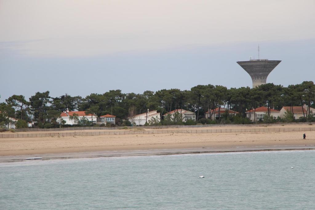 Au Petit Bonheur Hotel La Tranche-sur-Mer Exterior photo