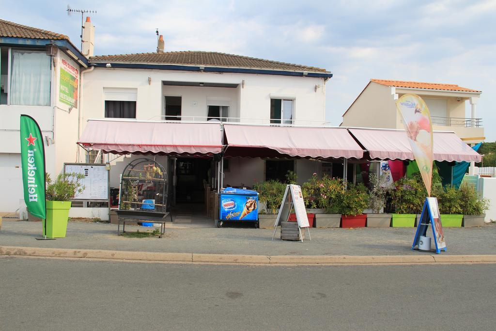 Au Petit Bonheur Hotel La Tranche-sur-Mer Exterior photo